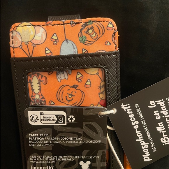 Winnie the Pooh Halloween Loungefly Cardholder - Picture 4 of 5